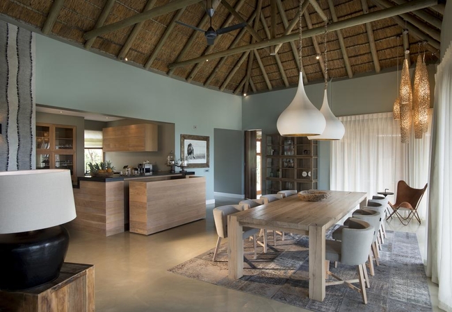 Mhondoro Safari Lodge