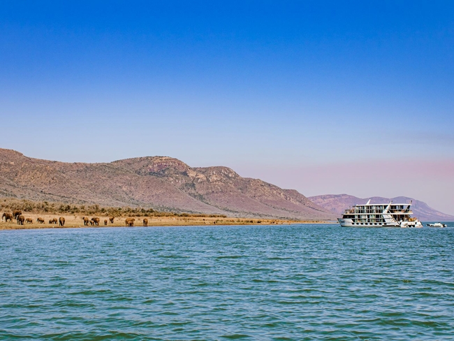 Shayamanzi Houseboats